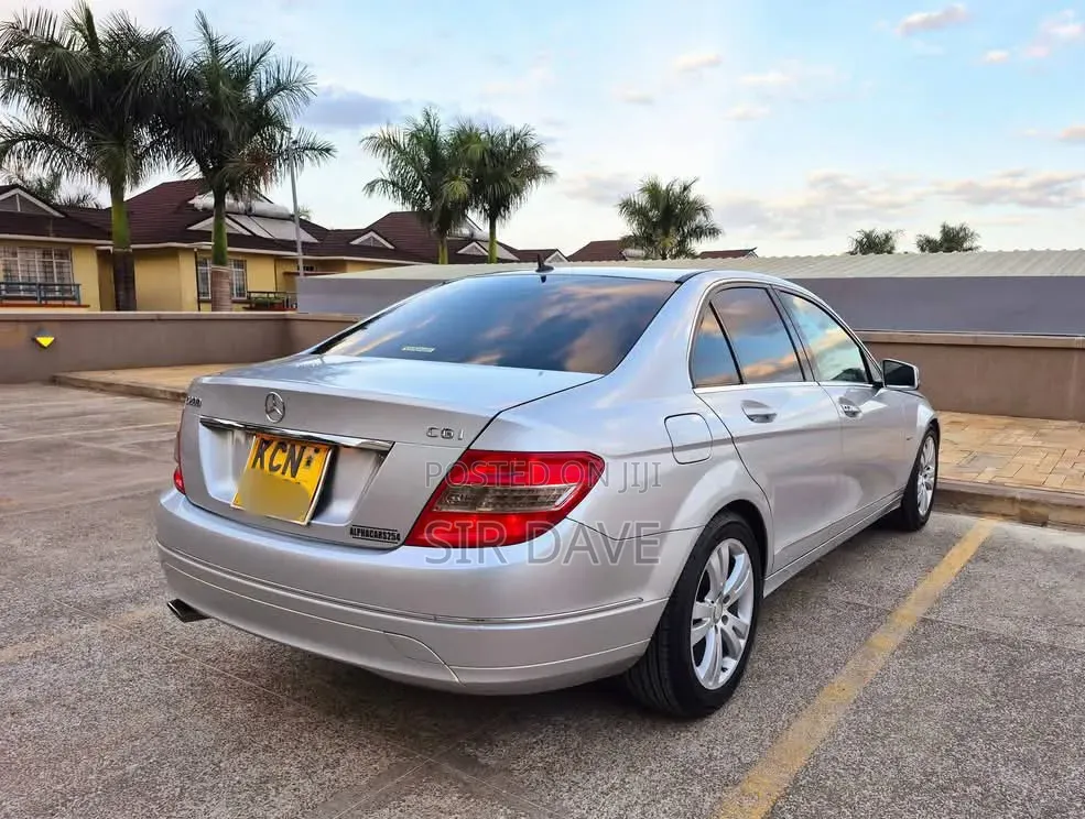 Mercedes-Benz C200 2010 Silver