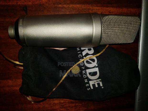Rode NT2-A Mic + Pop-Filter + Acoustic Shield + Shock Mount - thumbnail 2