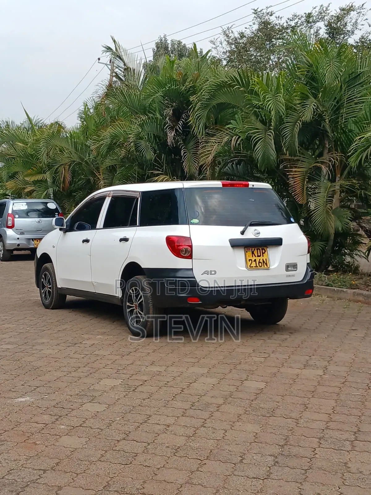 Nissan Advan 2014 White