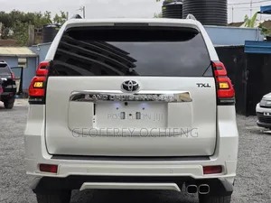 Toyota Land Cruiser Prado 2019 White