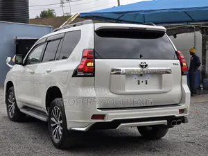 Toyota Land Cruiser Prado 2019 White