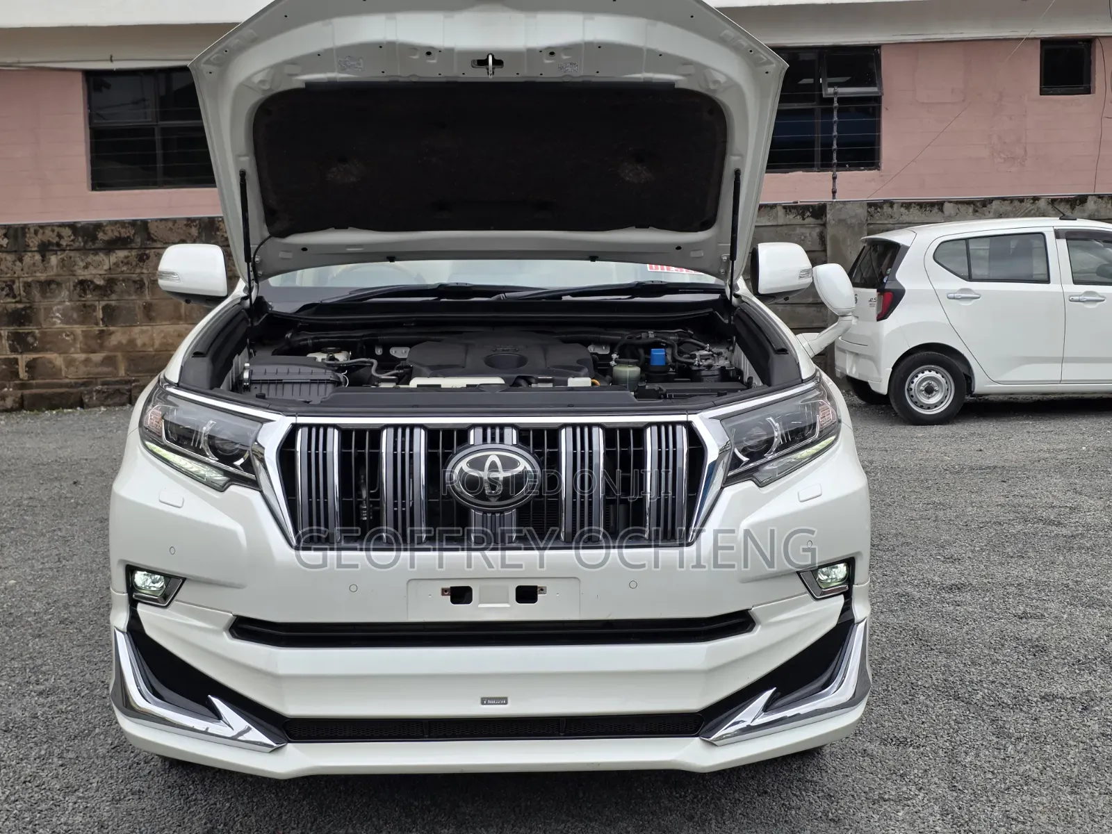 Toyota Land Cruiser Prado 2019 White