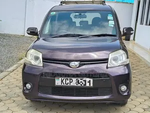 Toyota Sienta 2011 Purple