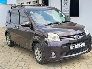 Toyota Sienta 2011 Purple