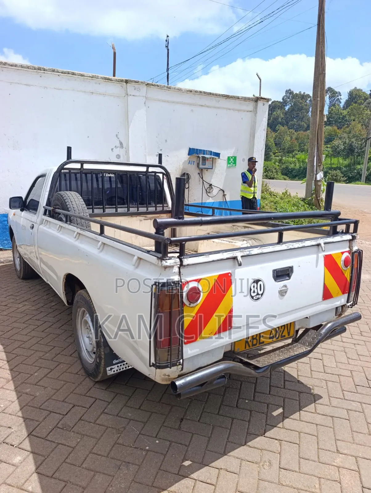 Nissan Hardbody 2008 White