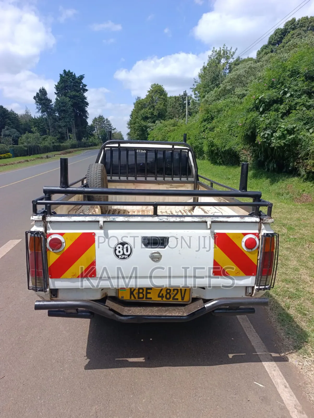 Nissan Hardbody 2008 White