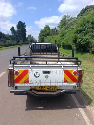 Nissan Hardbody 2008 White