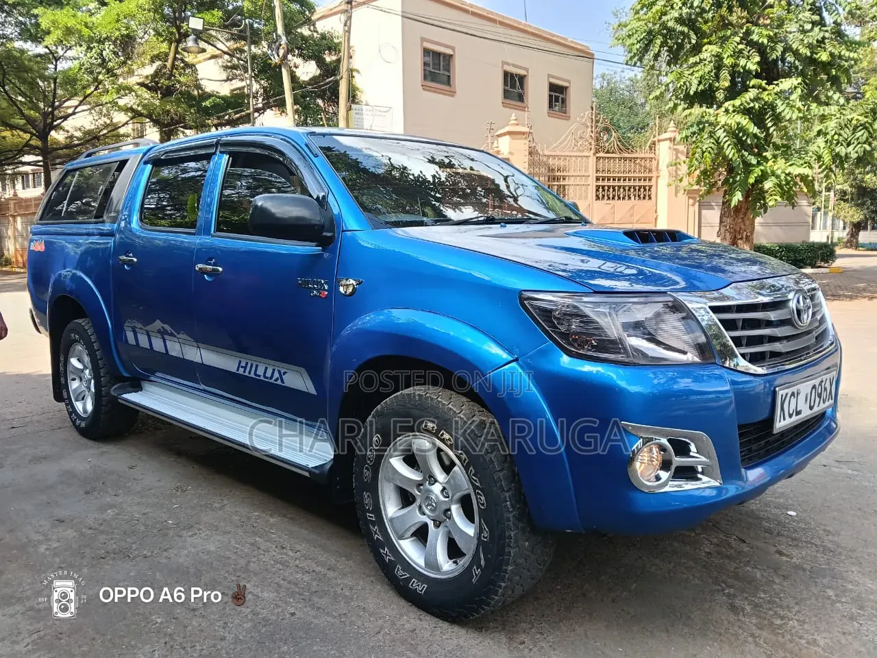 Toyota Hilux 2010 Blue