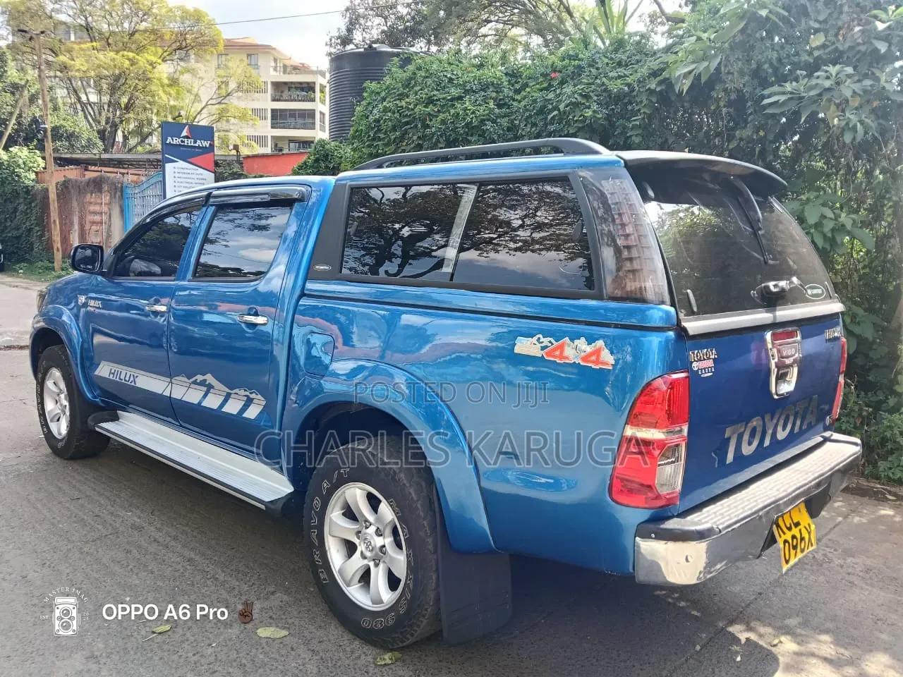 Toyota Hilux 2010 Blue