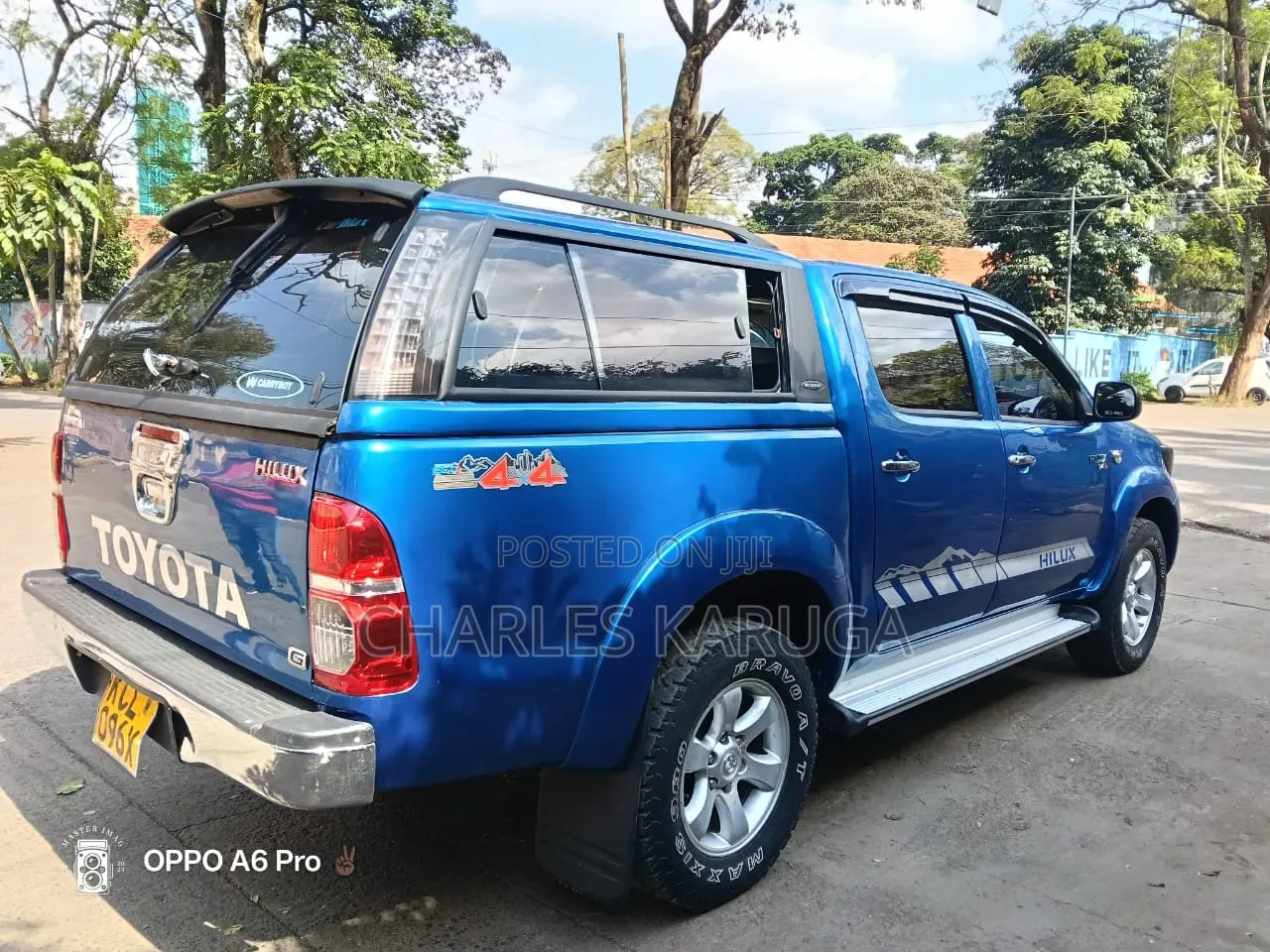 Toyota Hilux 2010 Blue