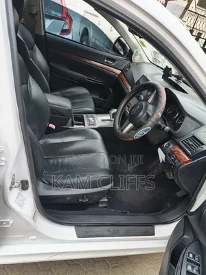 Subaru Legacy 2.5i Premium 2010 White