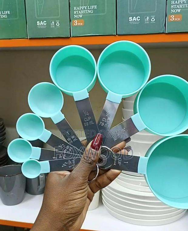 Colored Measuring Cups+ Spoon
8pcs Set - thumbnail 2