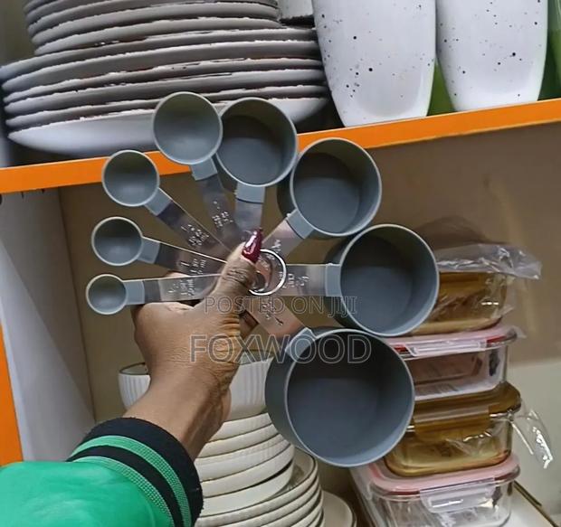 Colored Measuring Cups+ Spoon
8pcs Set - thumbnail 3