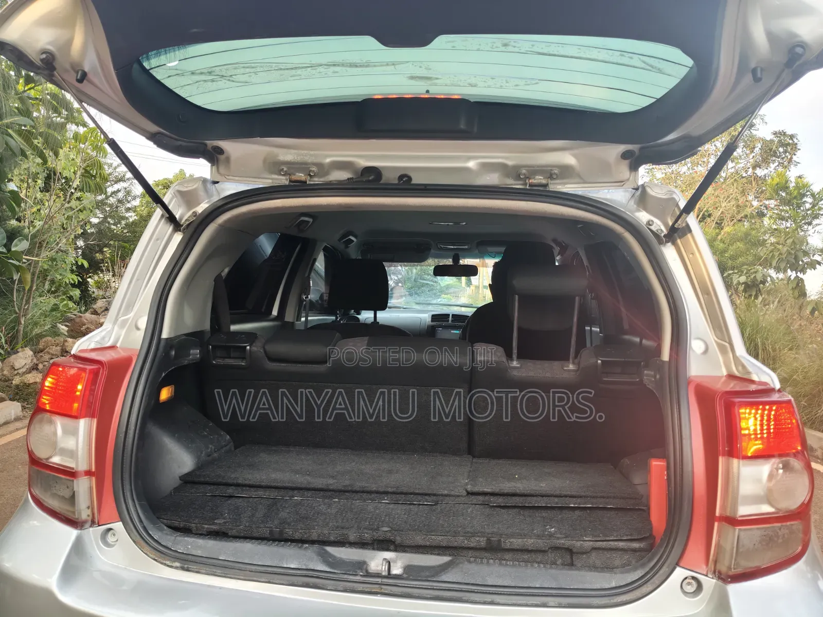 Toyota IST 2009 Silver