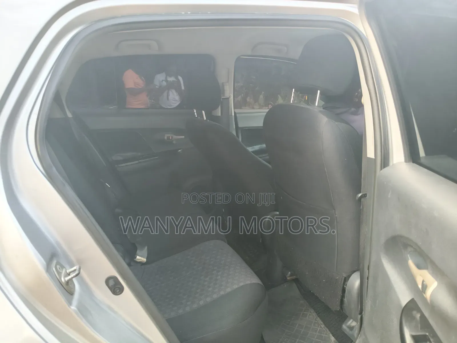 Toyota IST 2009 Silver