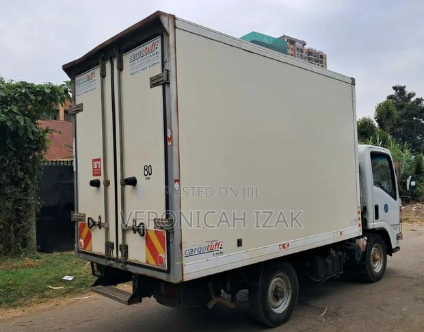 Isuzu NLR 2023 - thumbnail 3