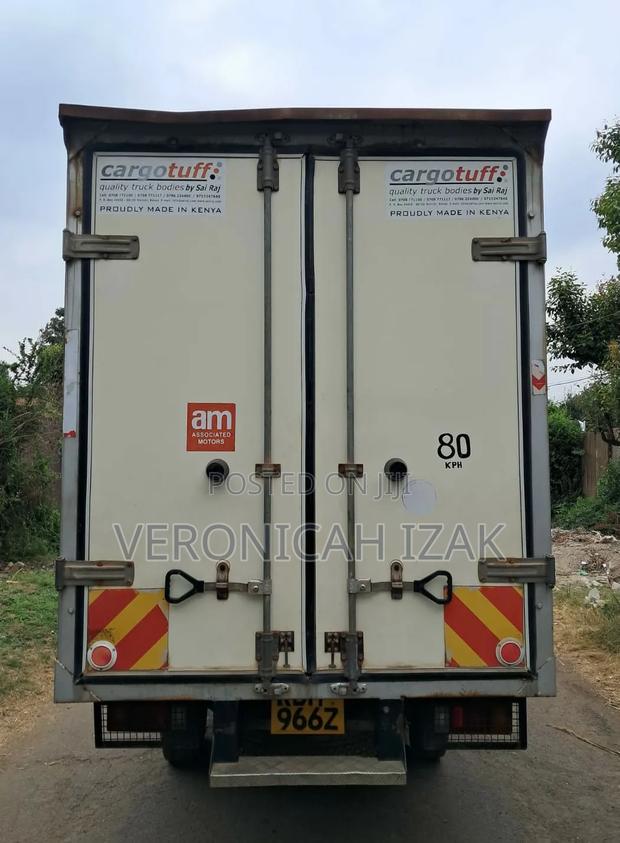 Isuzu NLR 2023 - thumbnail 2