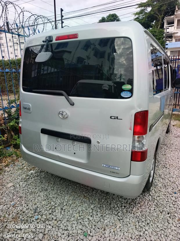 Toyota TownAce 2019 Silver - thumbnail 3