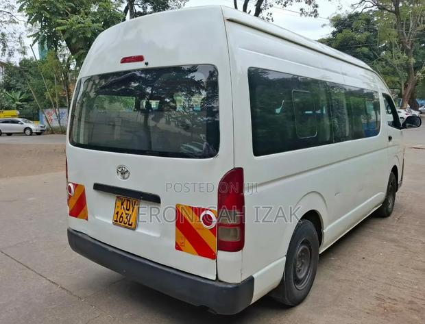 Toyota HiAce 2016 White - thumbnail 4