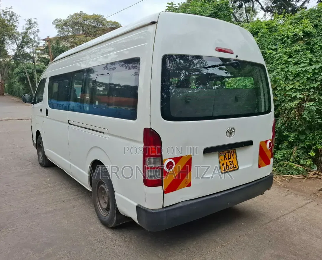 Toyota HiAce 2016 White