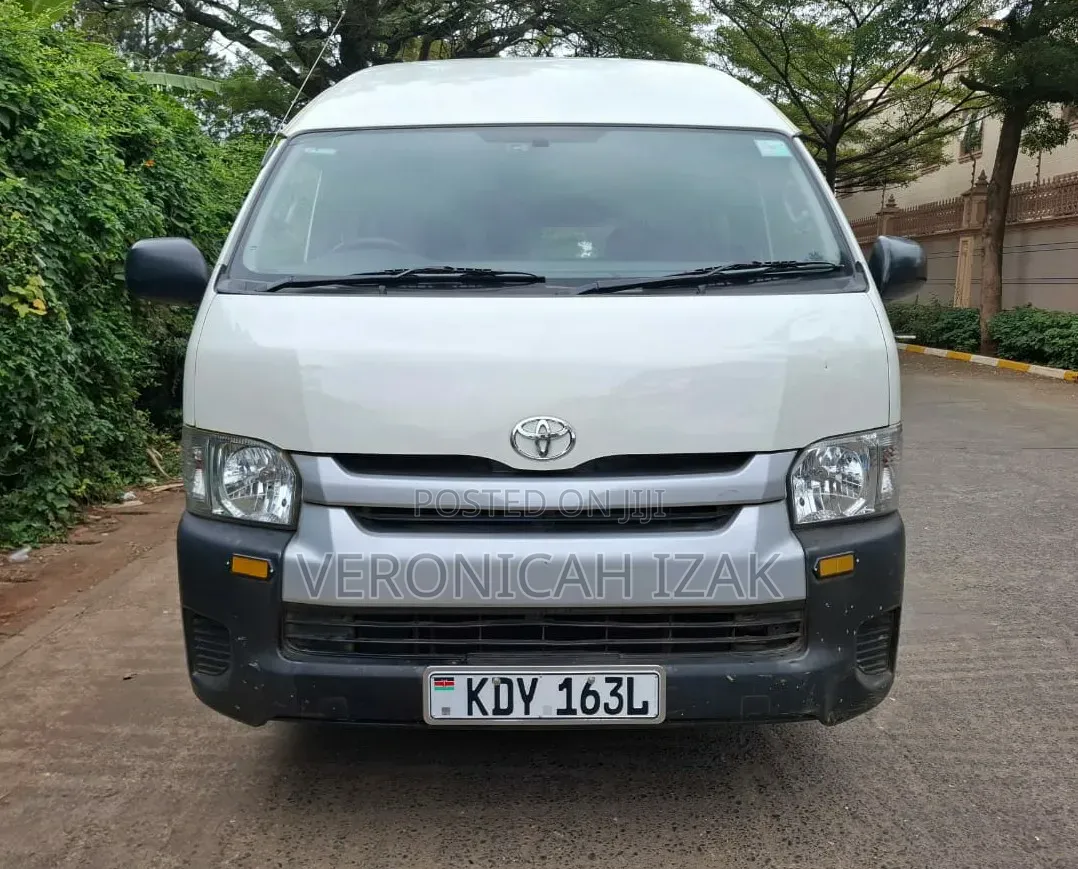 Toyota HiAce 2016 White