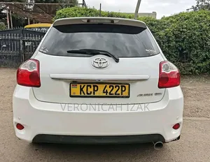 Toyota Auris 2011 White