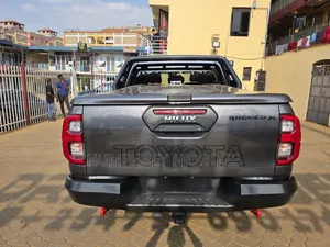 Toyota Hilux Revo Double Cab Deisel 2.8 AWD 2020 Gray
