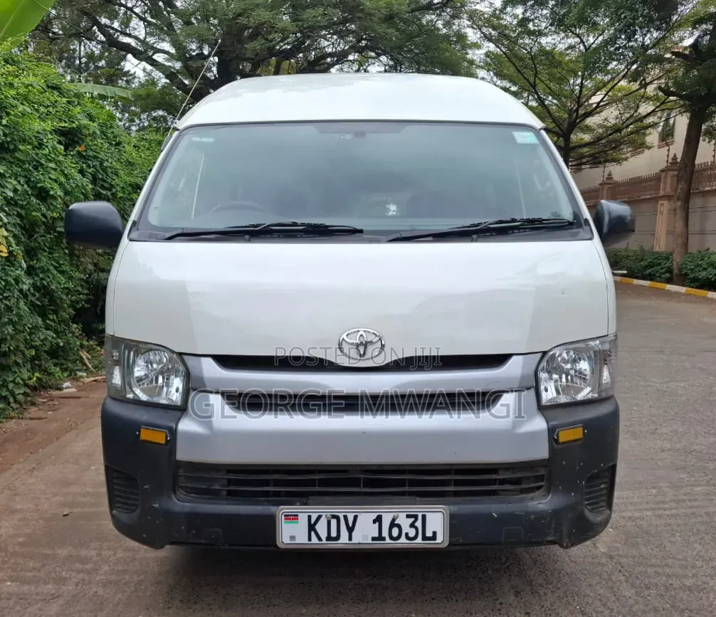 Toyota HiAce 2016 White