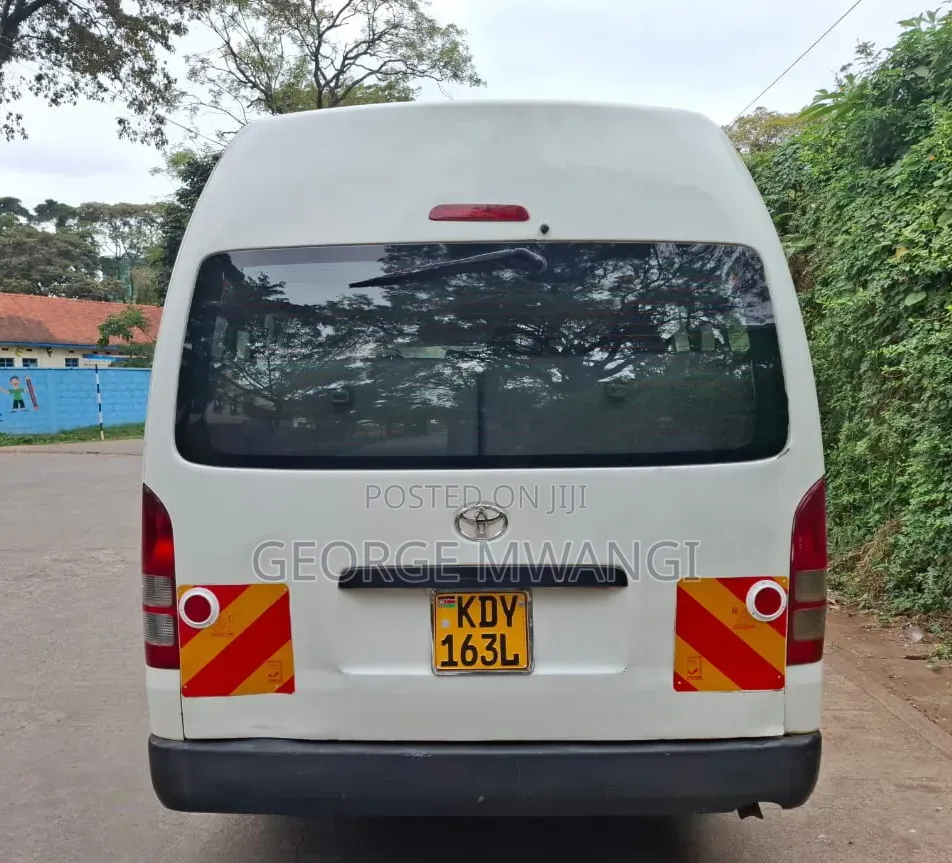 Toyota HiAce 2016 White