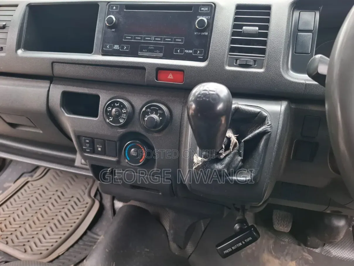 Toyota HiAce 2016 White