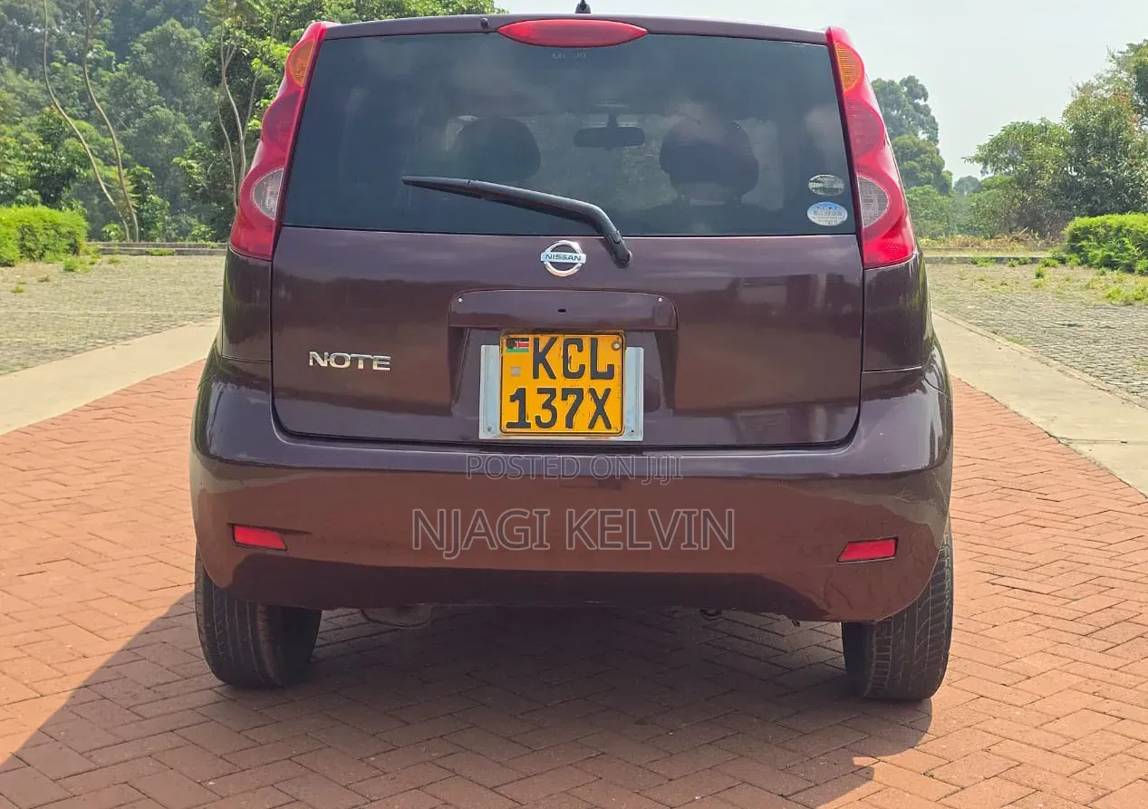 Nissan Note 2011 Burgundy