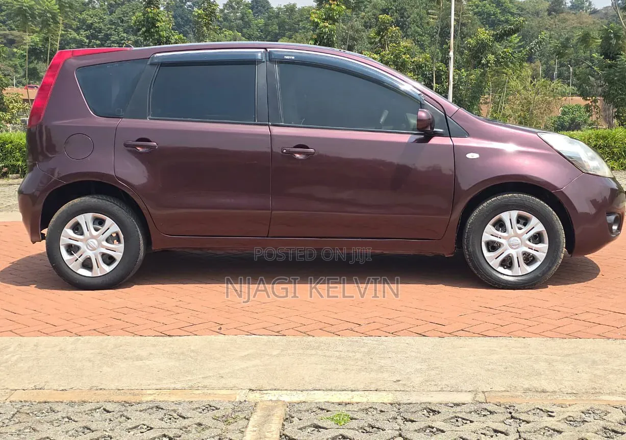 Nissan Note 2011 Burgundy