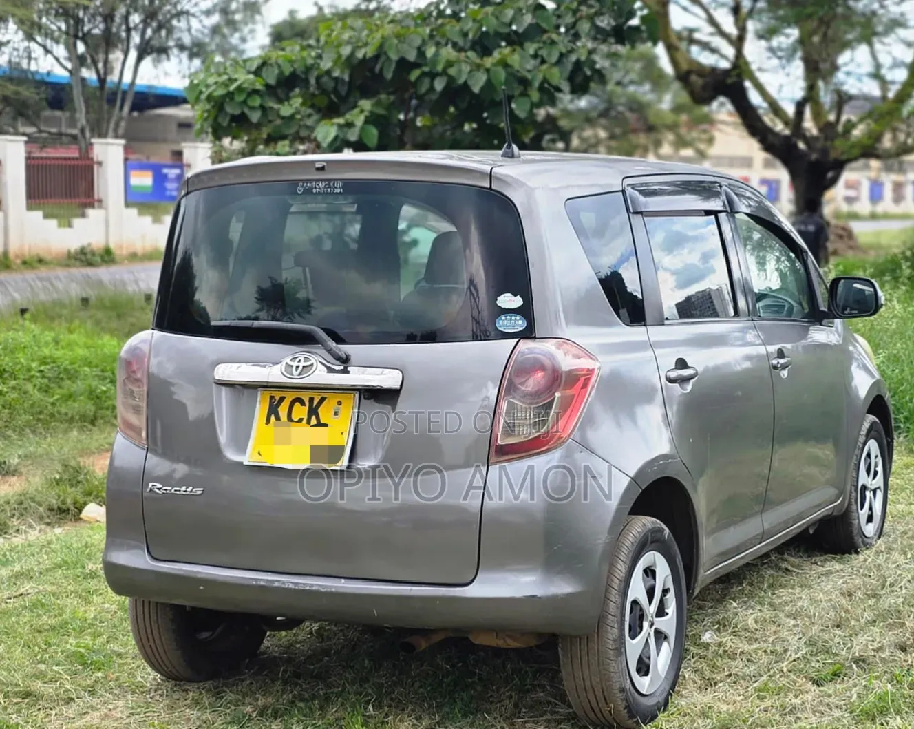 Toyota Ractis 2010 Gray