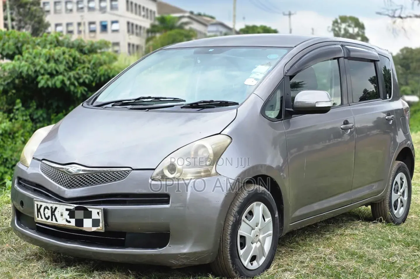Toyota Ractis 2010 Gray