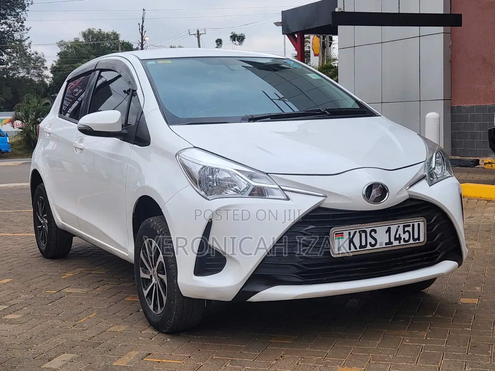 Toyota Vitz 2018 White