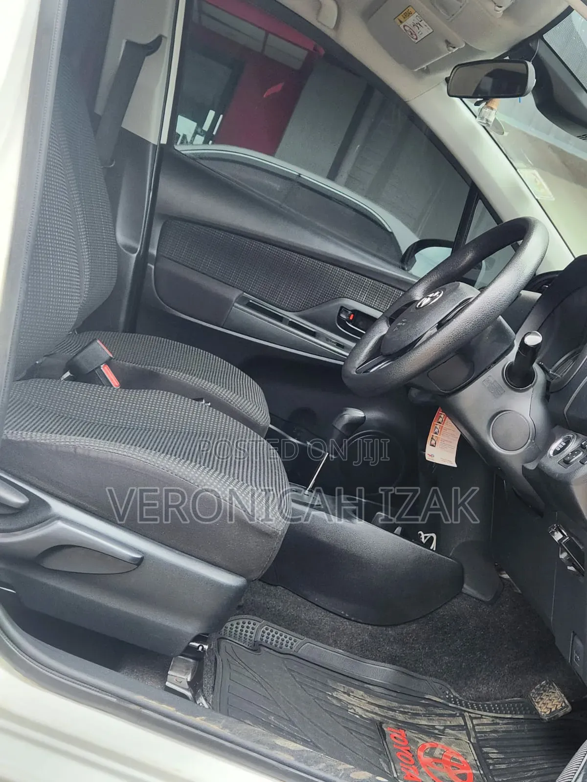 Toyota Vitz 2018 White
