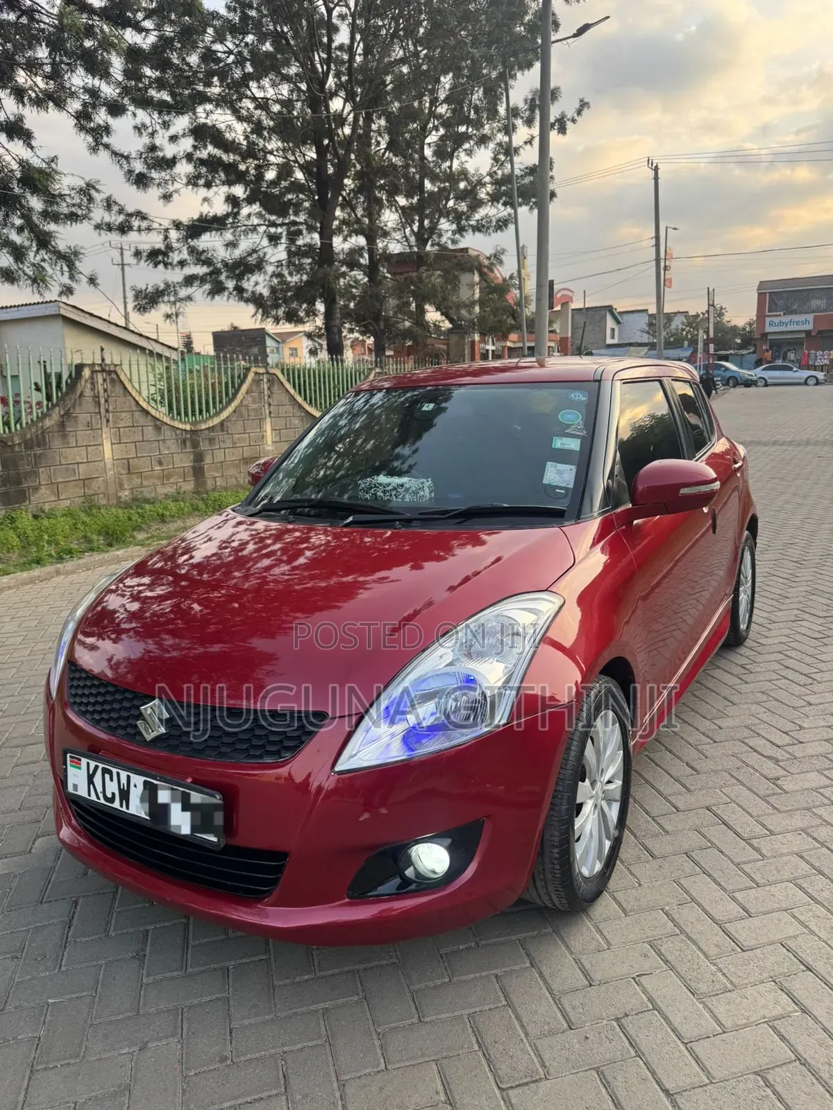 Suzuki Swift 2013 Red