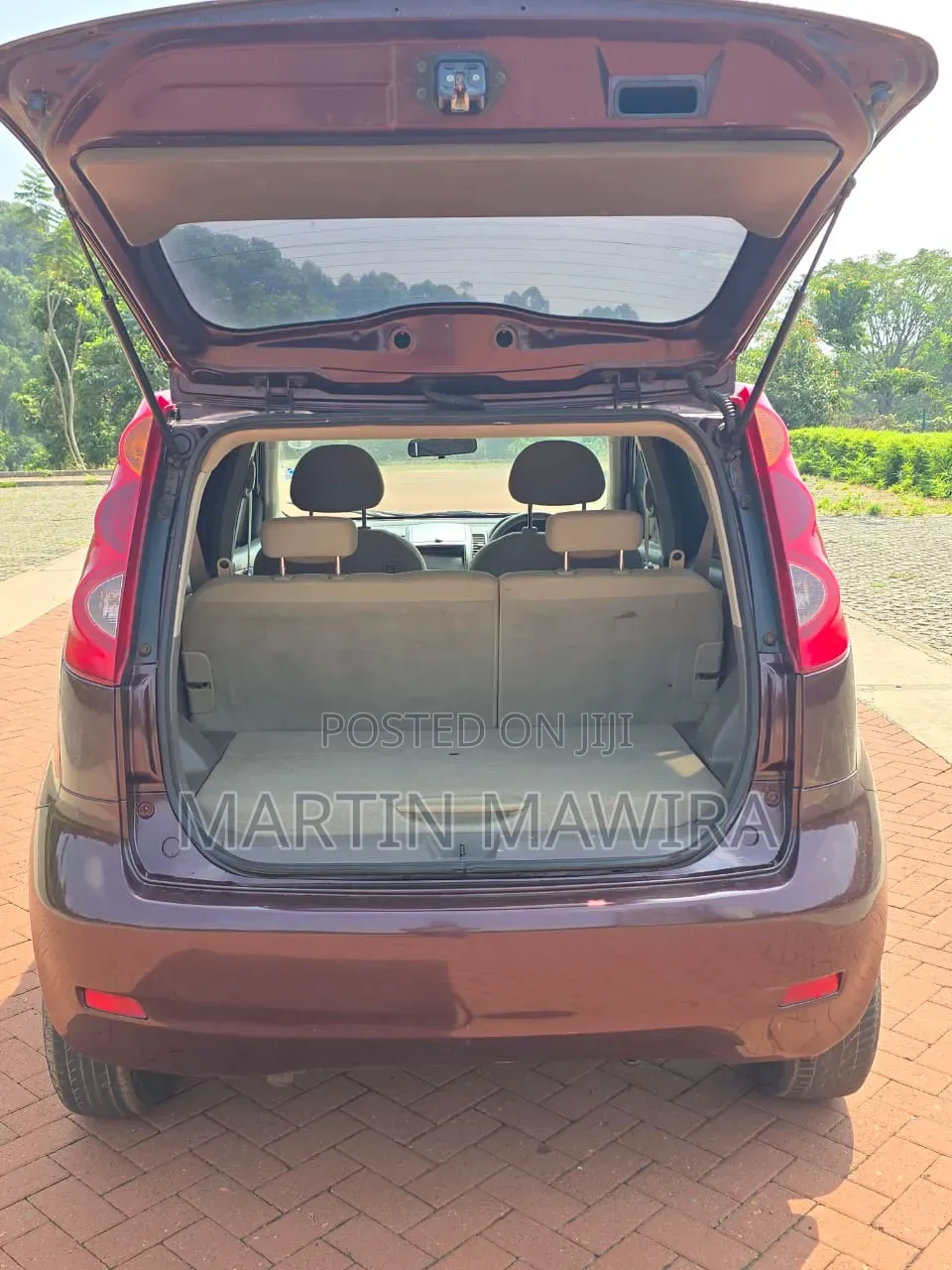 Nissan Note 2011 Maroon