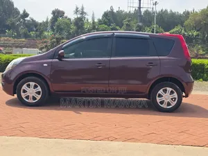 Nissan Note 2011 Maroon