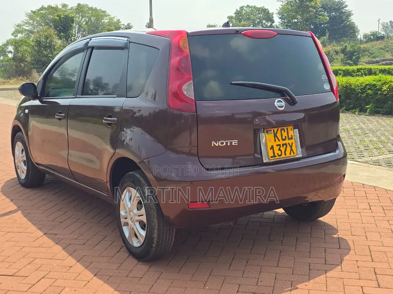 Nissan Note 2011 Maroon