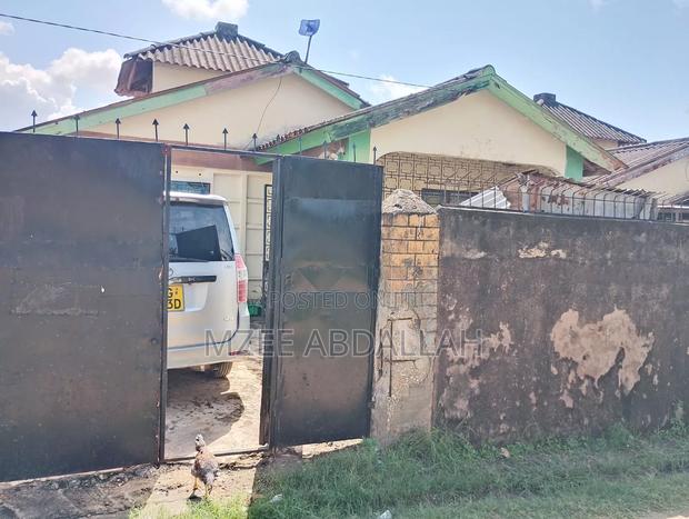 3bdrm House in Kiembeni for sale - main view