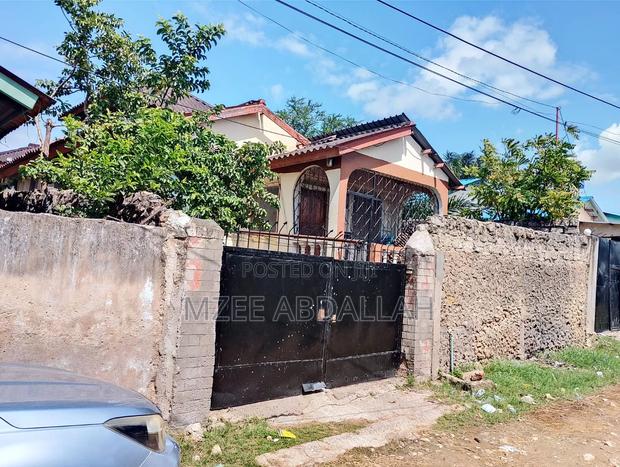 3bdrm House in Kiembeni for sale - thumbnail 6