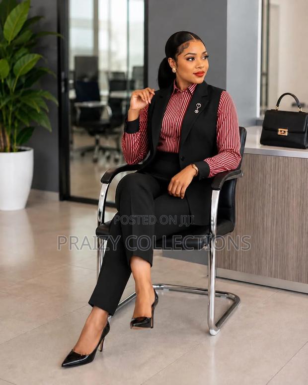 3-Piece Tailored to Fit Ladies' Trouser Suit - thumbnail 6