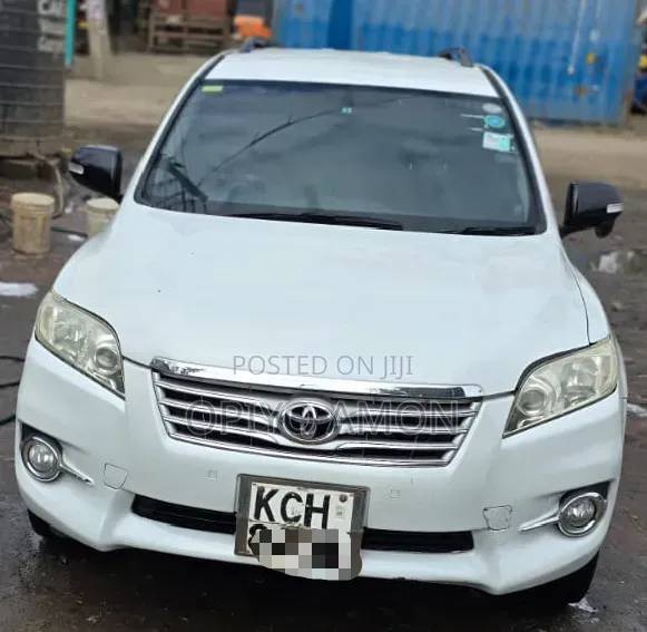 Toyota Vanguard 2010 White