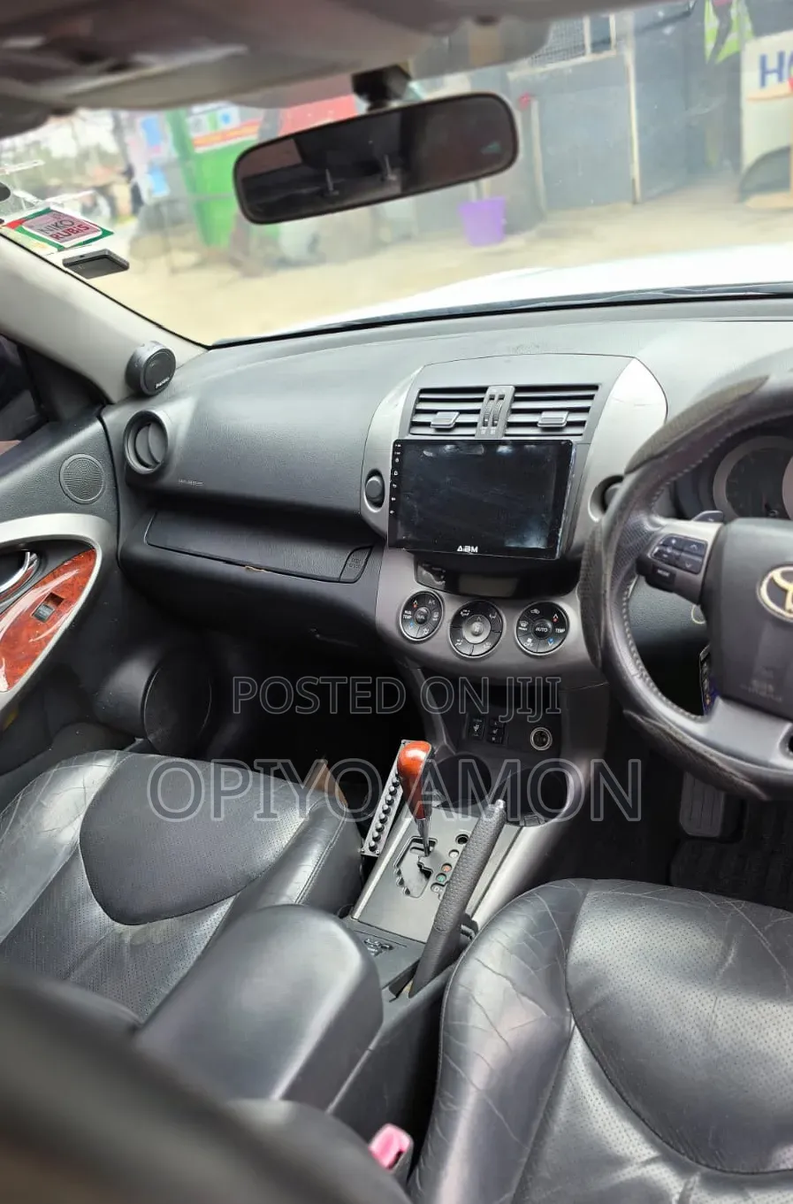 Toyota Vanguard 2010 White