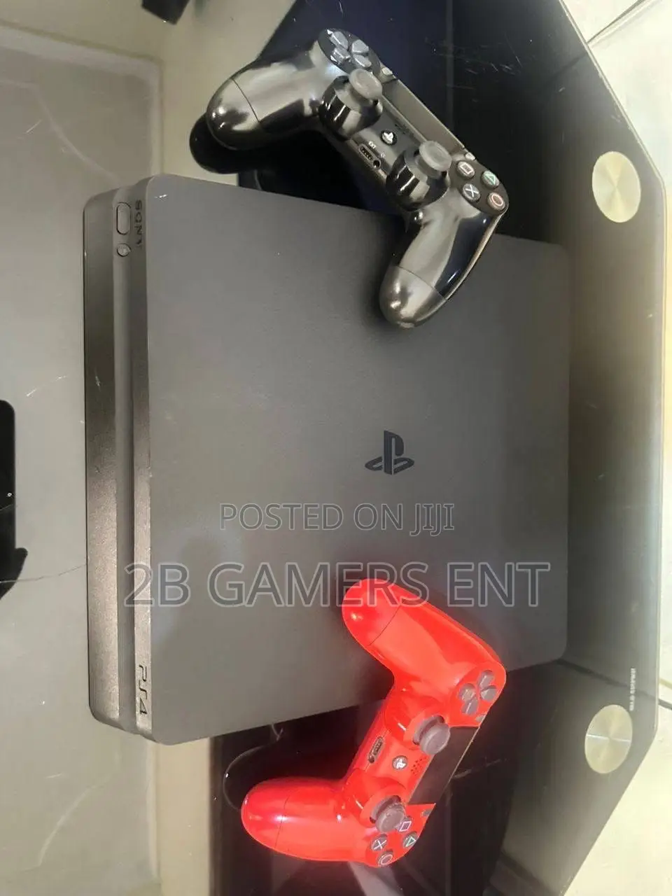 Play Station 4 Game Console (2 Pads)