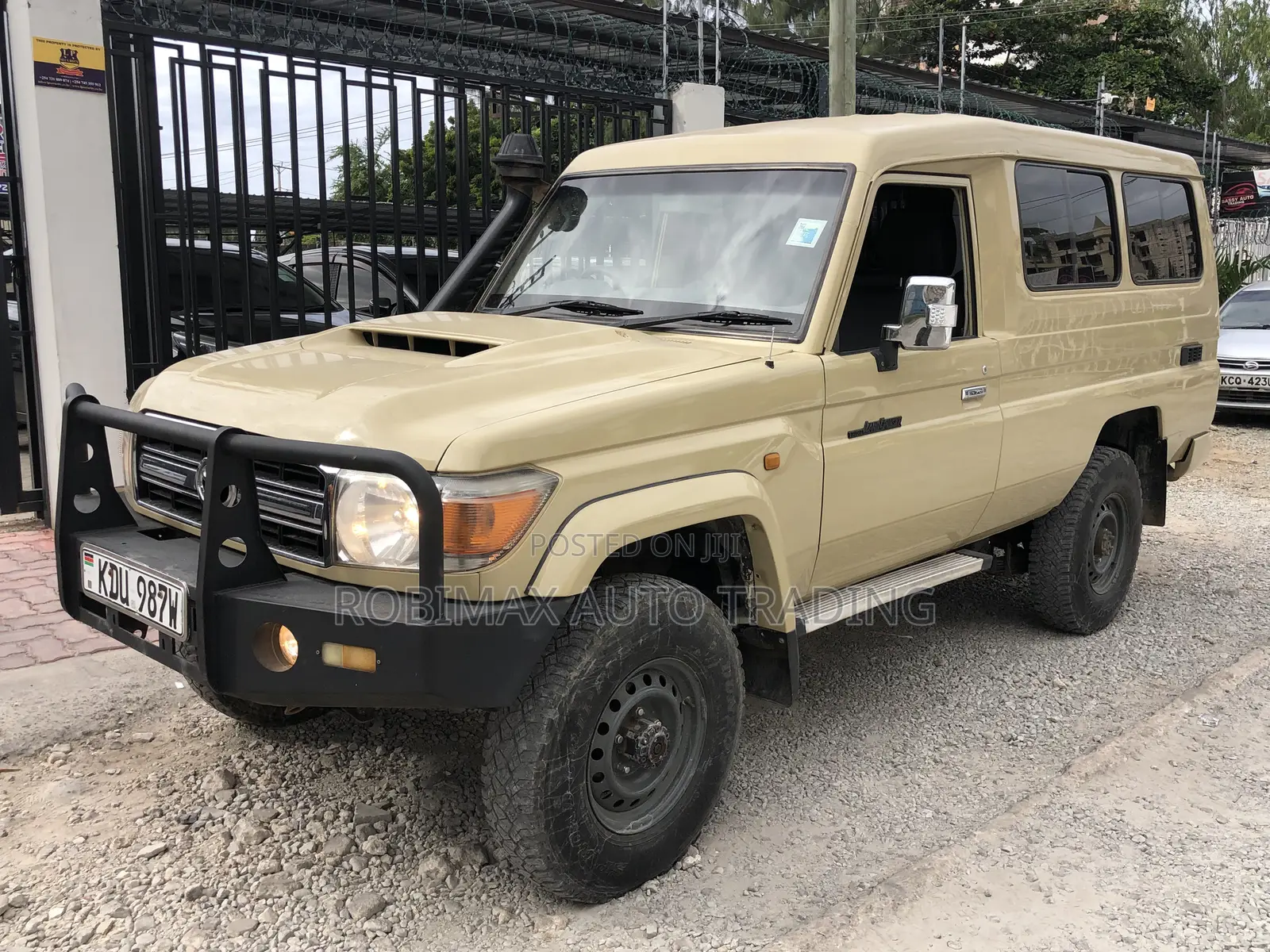 Toyota Land Cruiser 2018 Beige