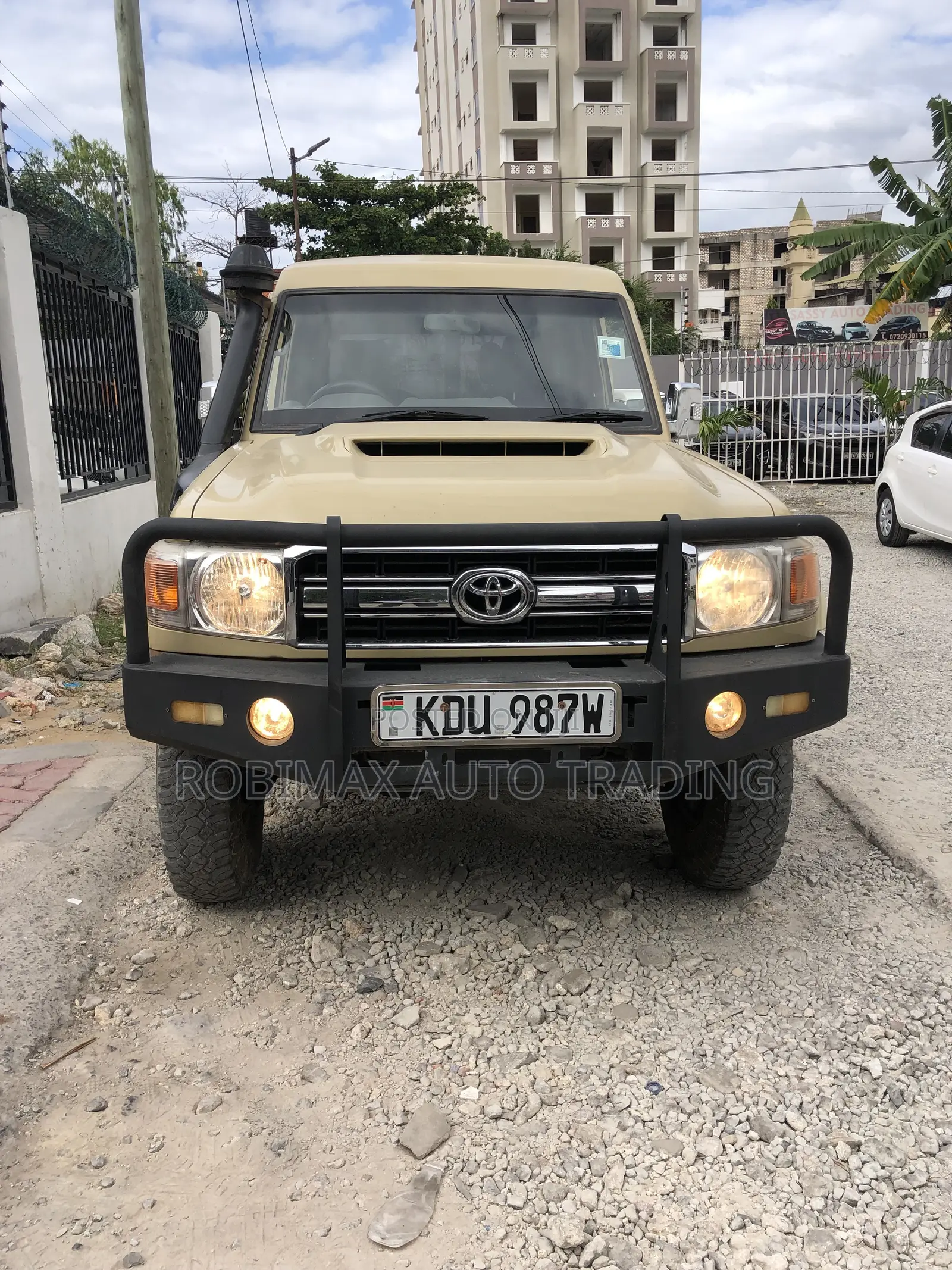 Toyota Land Cruiser 2018 Beige