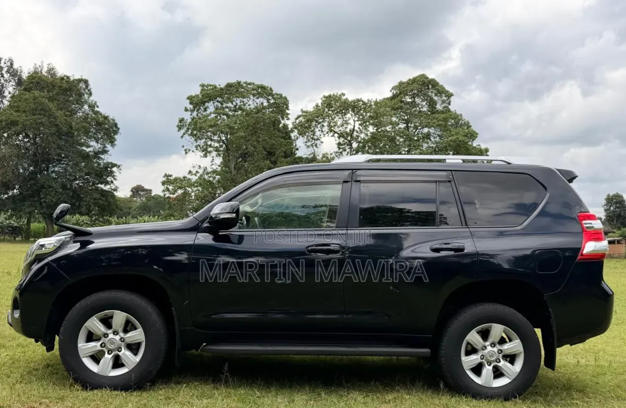 Toyota Land Cruiser Prado 2016 Black