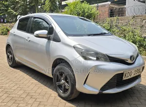 Toyota Vitz 2014 Silver